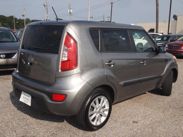 Kia Soul 2012 photo 1