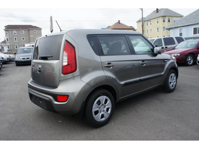 Kia Soul 2013 photo 1