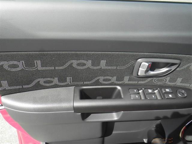 Kia Soul 2013 photo 1