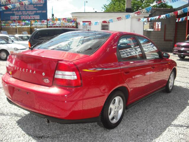 Kia Spectra 2000 photo 2