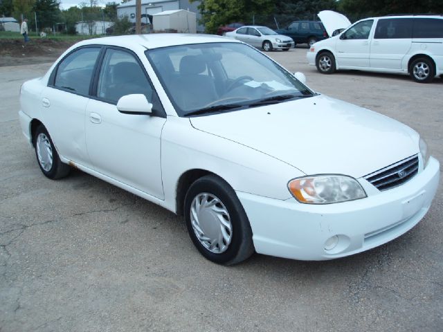 Kia Spectra 2002 photo 2