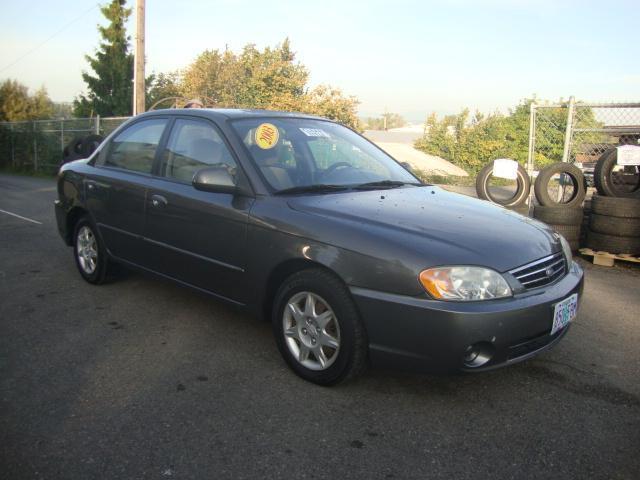 Kia Spectra 2003 photo 1