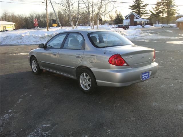 Kia Spectra 2003 photo 2