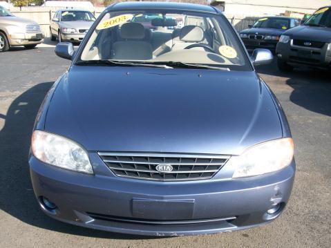 Kia Spectra 2003 photo 2