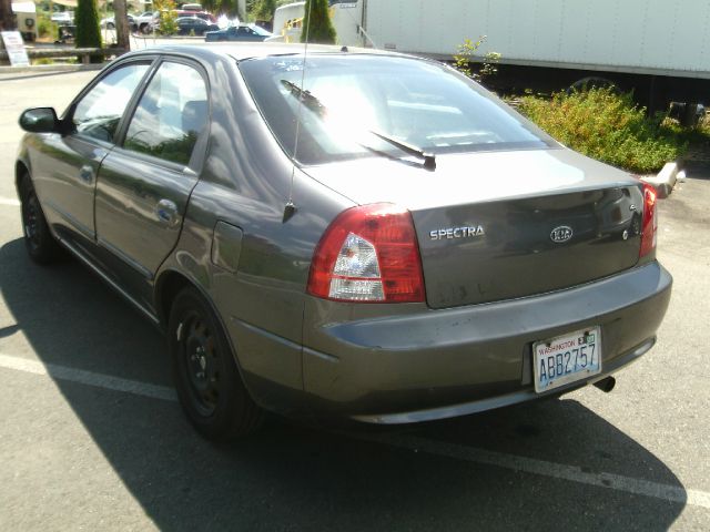 Kia Spectra 2003 photo 3