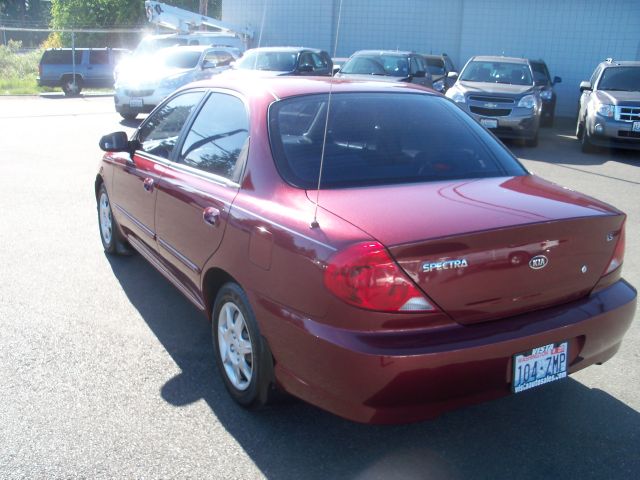 Kia Spectra 2003 photo 2