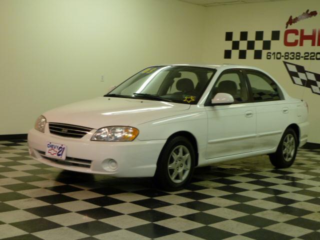 Kia Spectra 2003 photo 2