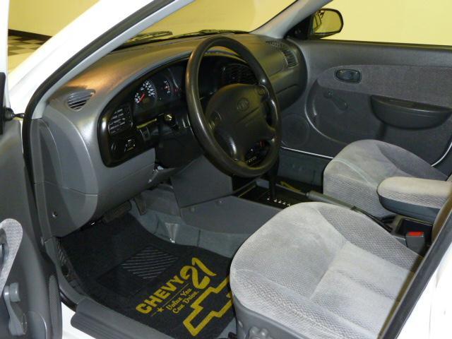 Kia Spectra 2003 photo 3