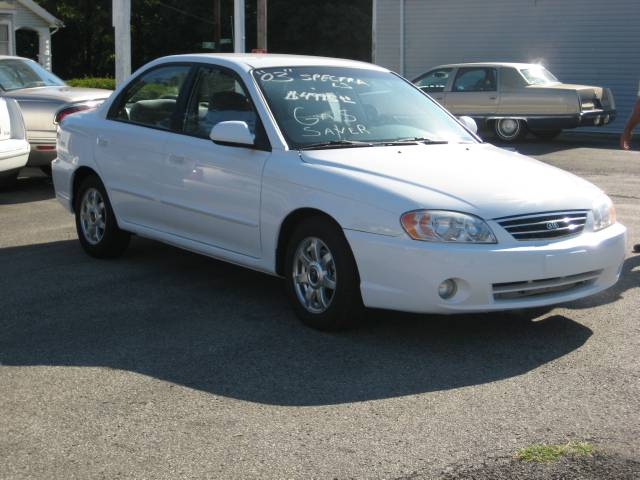 Kia Spectra 2003 photo 2