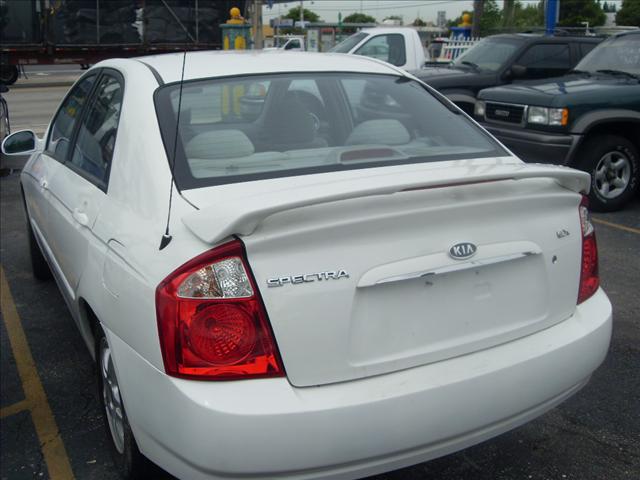 Kia Spectra 2004 photo 3