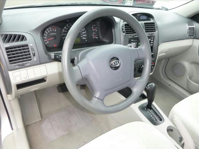 Kia Spectra 2004 photo 1