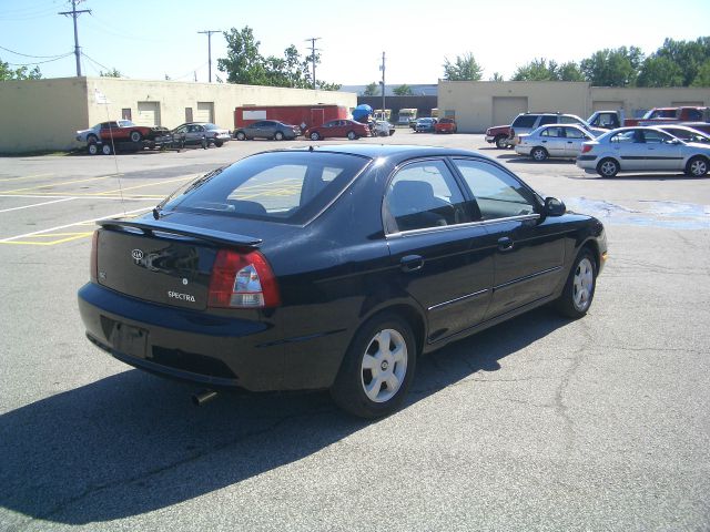 Kia Spectra 2004 photo 4