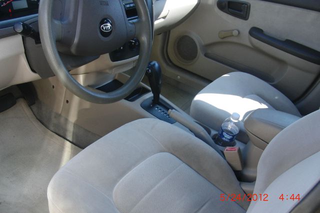 Kia Spectra 2004 photo 5