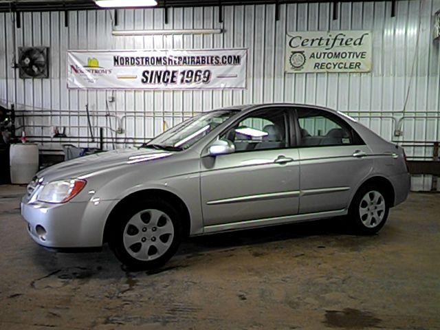 Kia Spectra 2004 photo 3