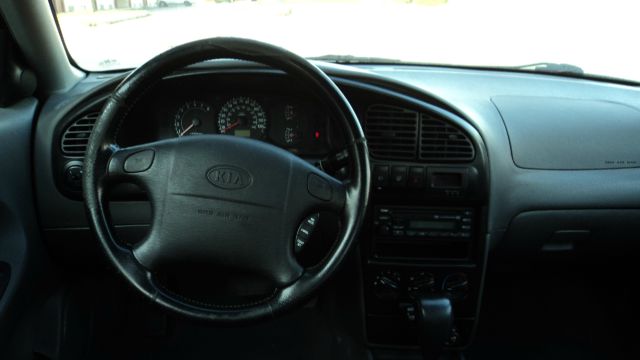 Kia Spectra 2004 photo 2