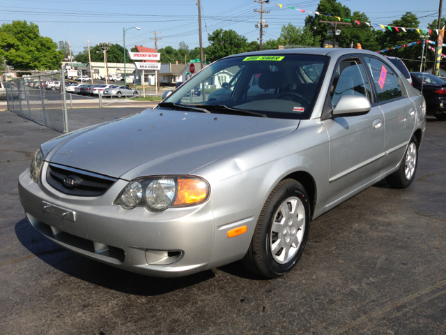 Kia Spectra 2004 photo 2