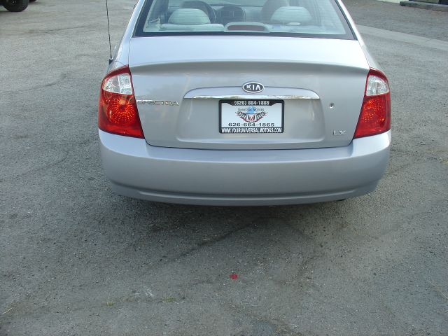 Kia Spectra 2004 photo 2