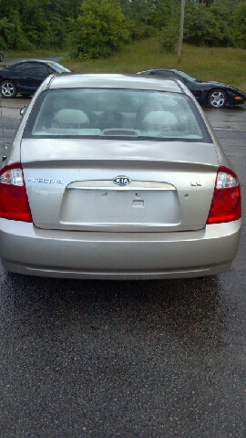 Kia Spectra 2005 photo 2