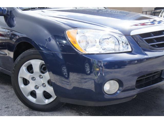 Kia Spectra 2005 photo 1