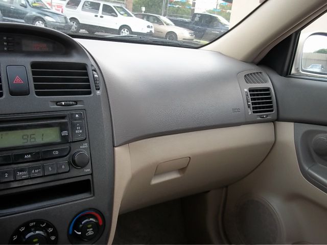 Kia Spectra 2005 photo 12