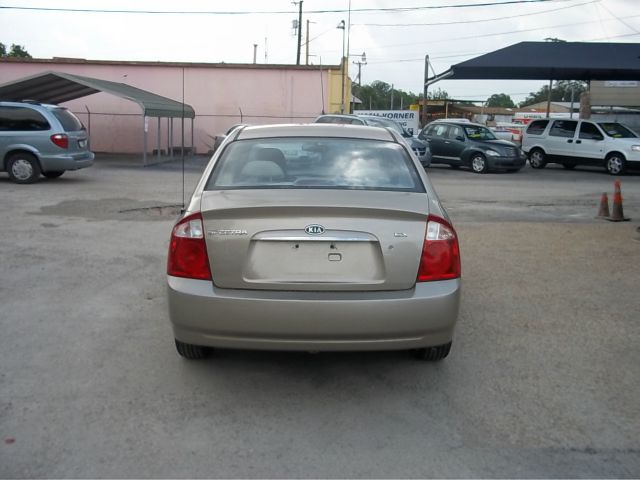 Kia Spectra 2005 photo 18