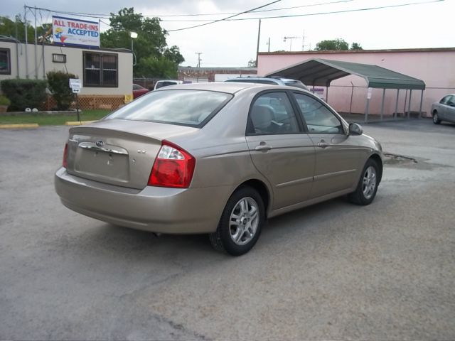 Kia Spectra 2005 photo 2