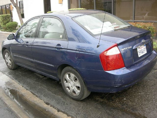 Kia Spectra 2005 photo 4