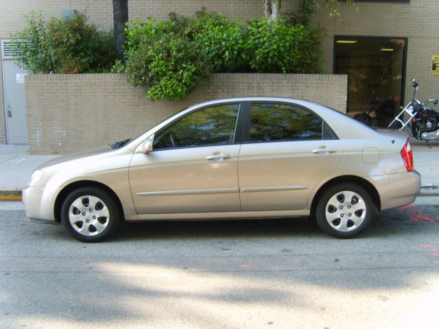 Kia Spectra 2005 photo 2