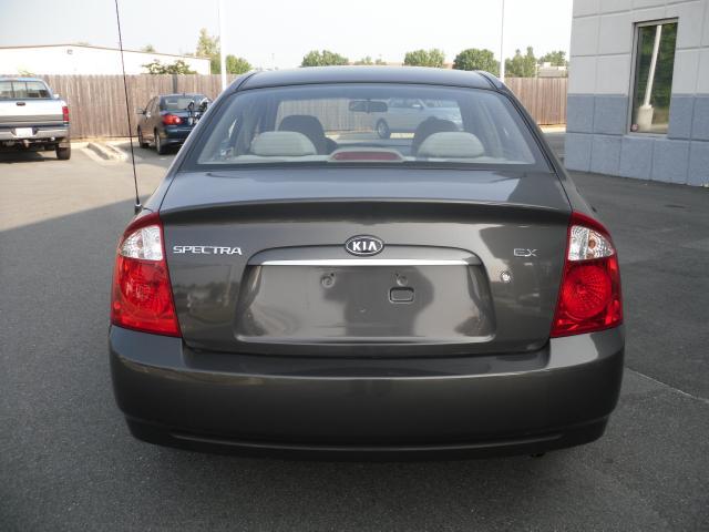 Kia Spectra 2006 photo 3