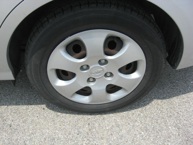 Kia Spectra 2006 photo 32