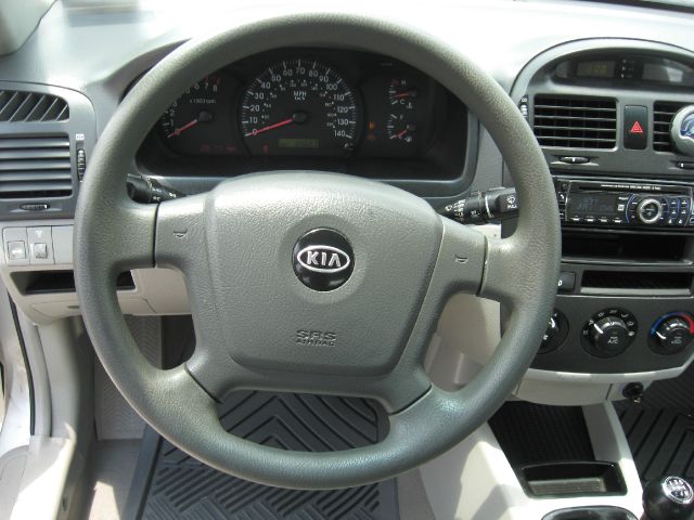 Kia Spectra 2006 photo 9