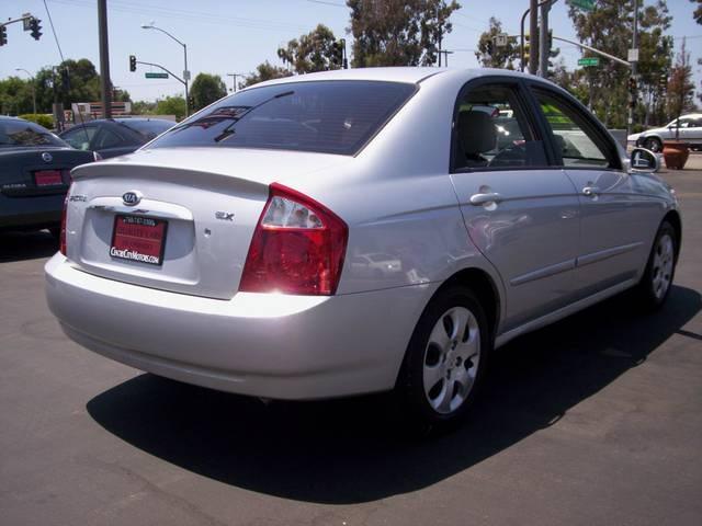 Kia Spectra 2006 photo 2