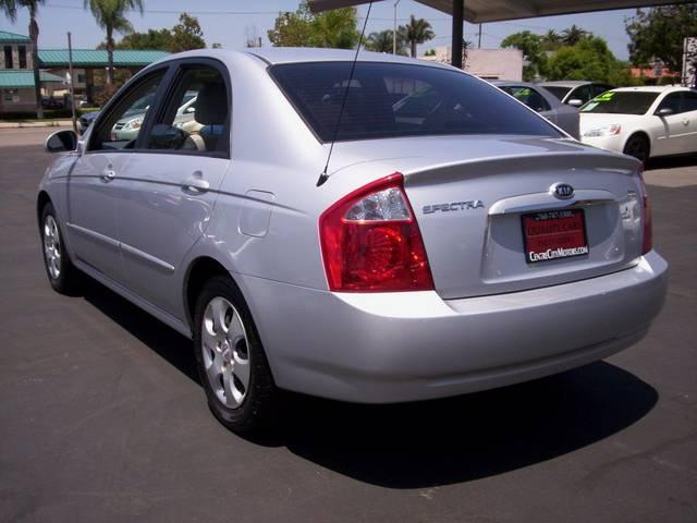 Kia Spectra 2006 photo 4