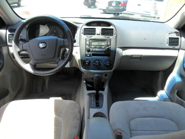 Kia Spectra 2006 photo 15