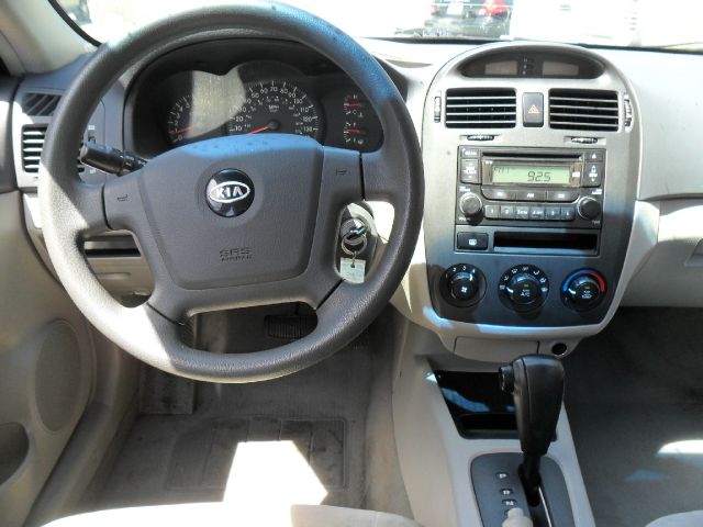 Kia Spectra 2006 photo 23