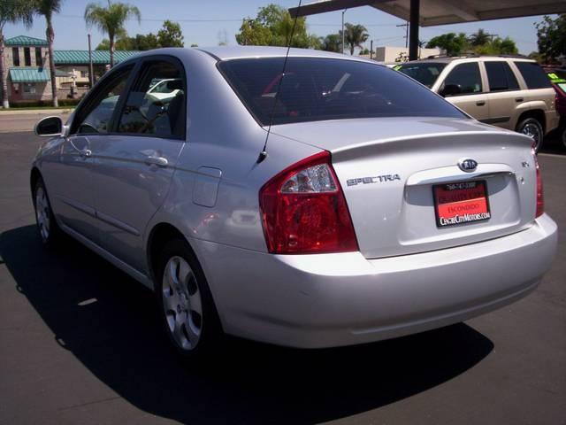 Kia Spectra 2006 photo 3