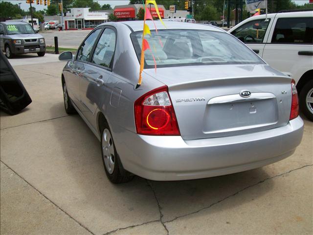 Kia Spectra 2006 photo 3