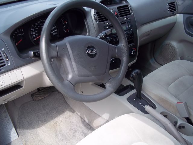 Kia Spectra 2014 photo 2