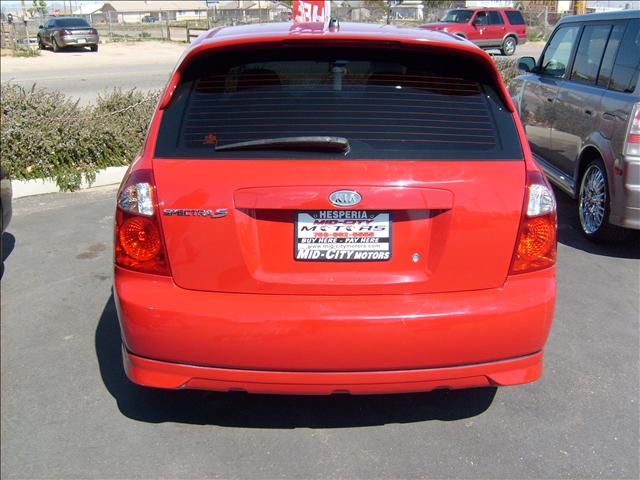 Kia Spectra5 2005 photo 1