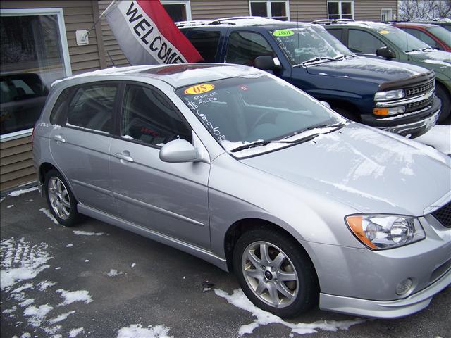 Kia Spectra5 Base Hatchback