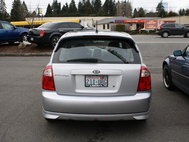 Kia Spectra5 2005 photo 1