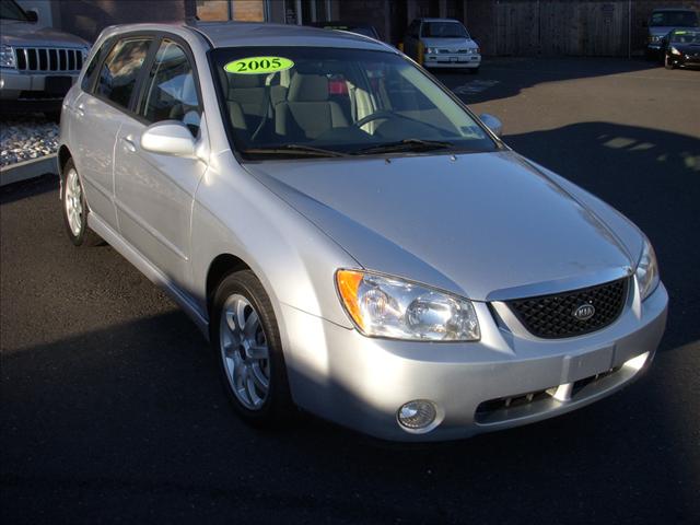 Kia Spectra5 2005 photo 5