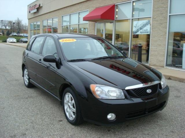 Kia Spectra5 2005 photo 4