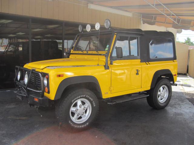 Land Rover Defender 1995 photo 1