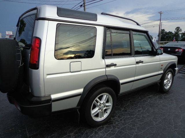 Land Rover Discovery 2003 photo 2