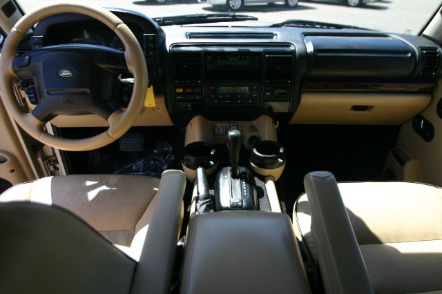 Land Rover Discovery 2003 photo 3