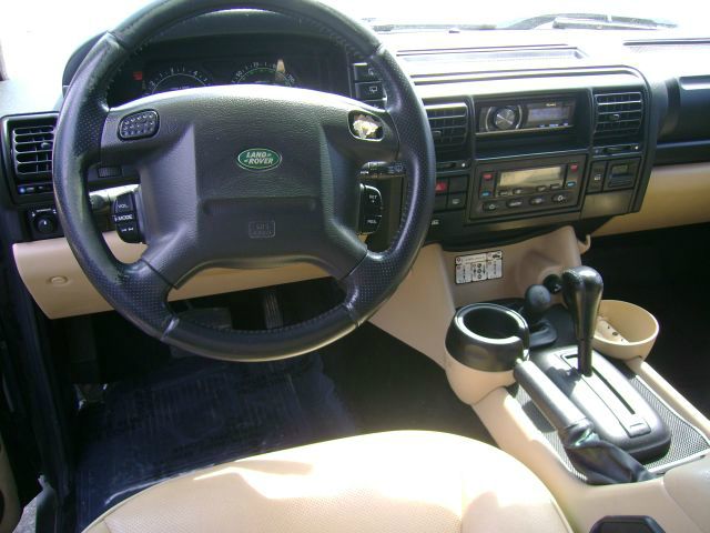 Land Rover Discovery 2003 photo 2