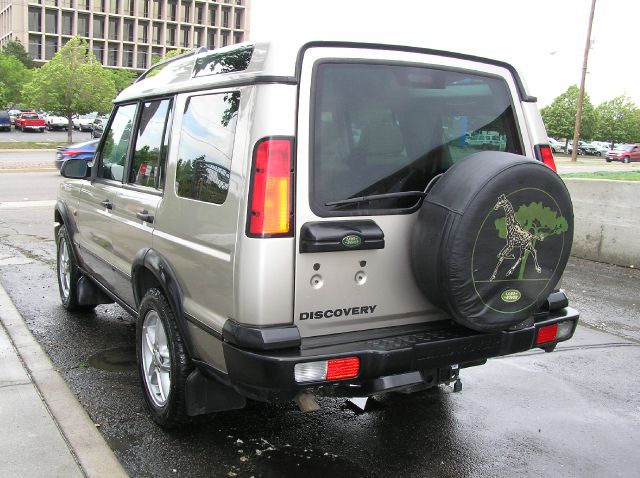 Land Rover Discovery SE SUV