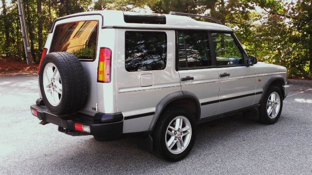 Land Rover Discovery 2003 photo 3