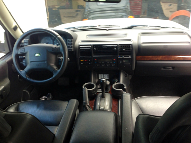 Land Rover Discovery 2004 photo 2